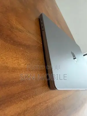 Apple MacBook Pro 8GB512GB 14”
