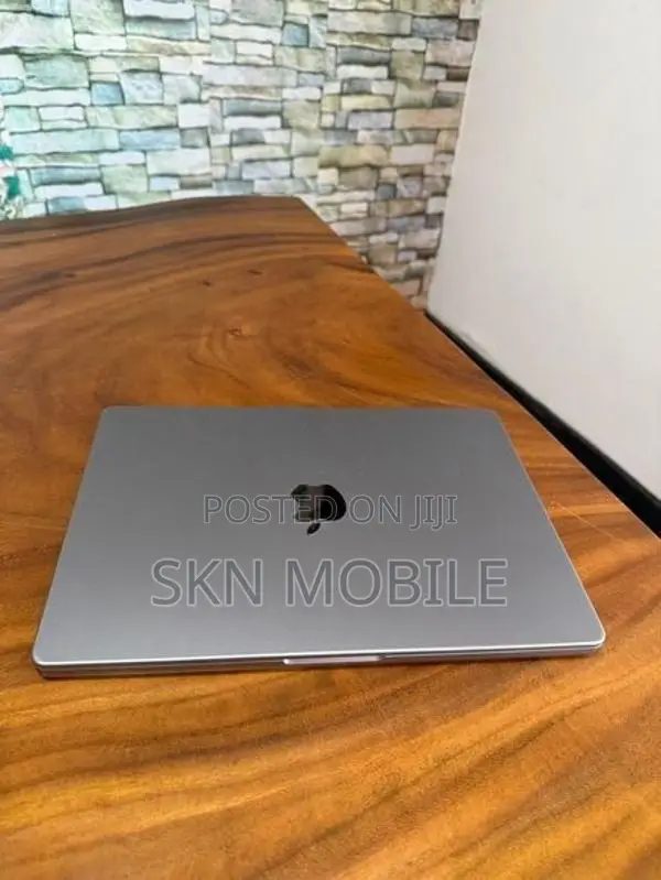 Apple MacBook Pro 8GB512GB 14”