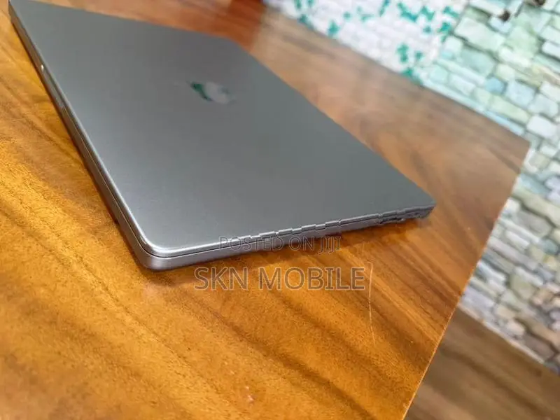 Apple MacBook Pro 8GB512GB 14”