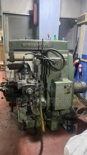 Hitachi Seiki Milling Machine With Tools