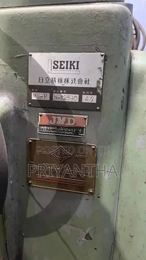 Hitachi Seiki Milling Machine With Tools