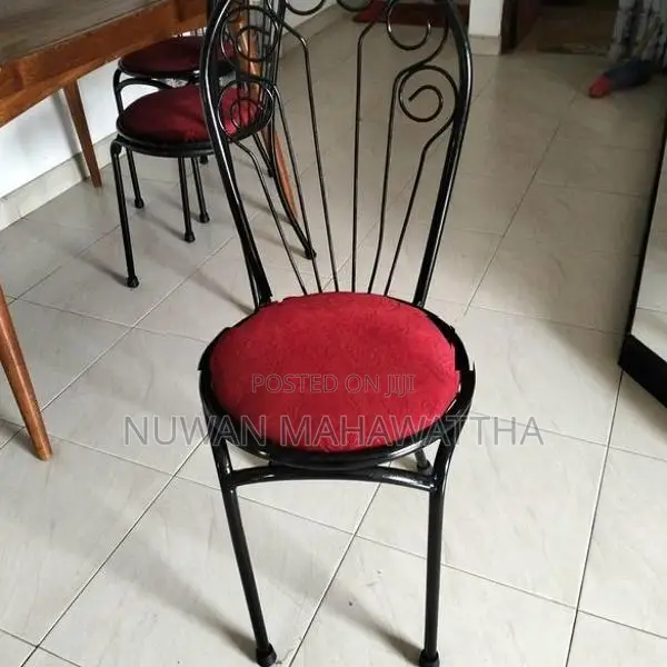 Dining Table With 04 Number Of Chairs