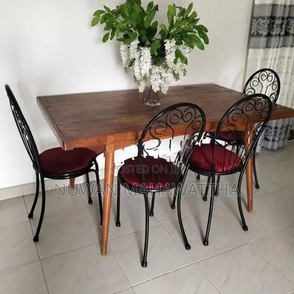 Dining Table With 04 Number Of Chairs