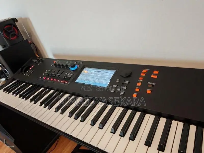Yamaha MODX7 + Sustain Pedal Keyboard Stand