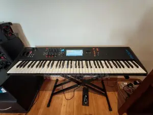 Yamaha MODX7 + Sustain Pedal Keyboard Stand