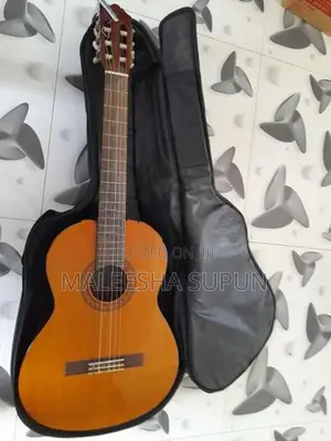 Yamaha C40