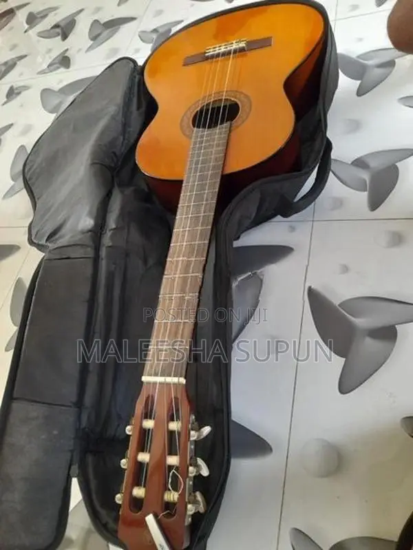 Yamaha C40