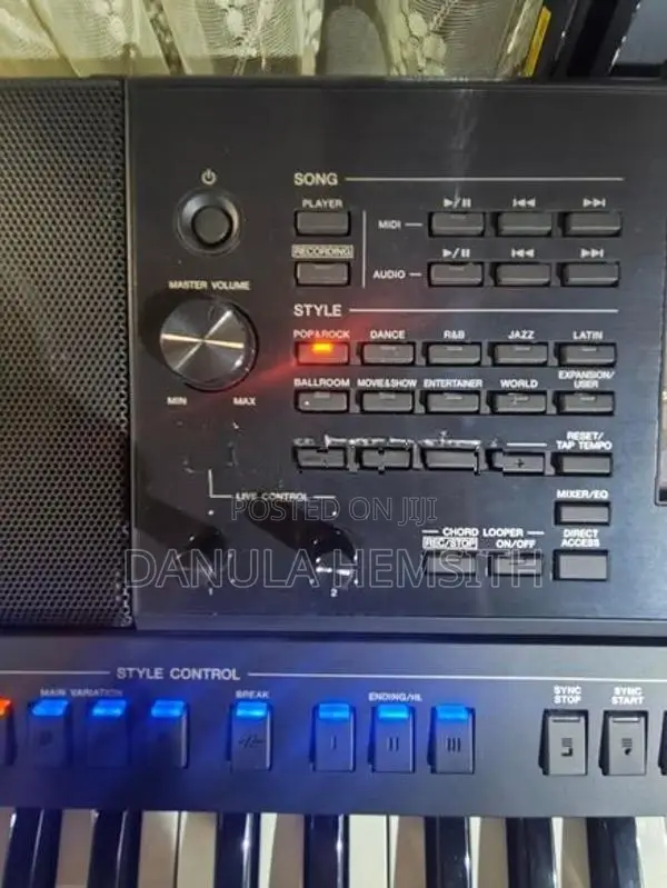 Yamaha PSR SX 900