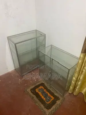 වීදුරු කබඩ් 2