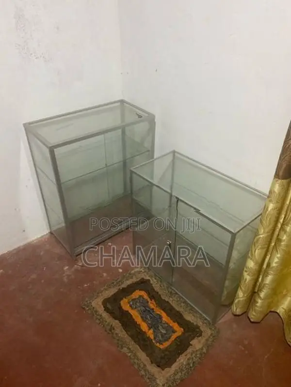 වීදුරු කබඩ් 2