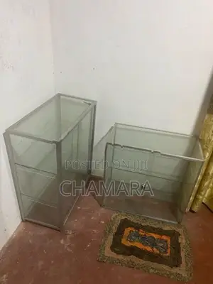 වීදුරු කබඩ් 2