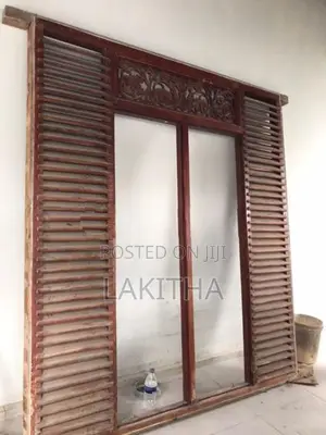 Mahogani Window with Frames