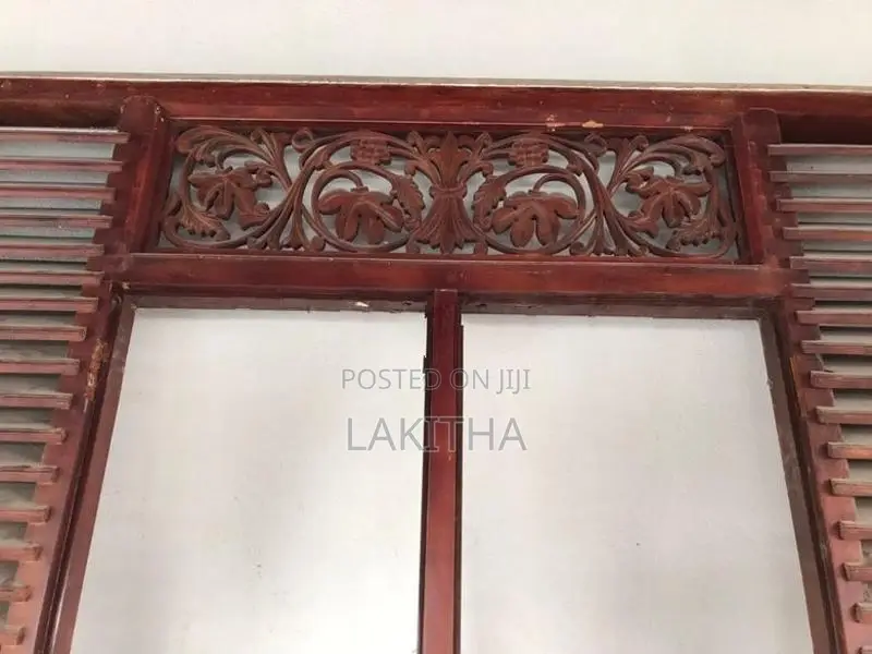 Mahogani Window with Frames