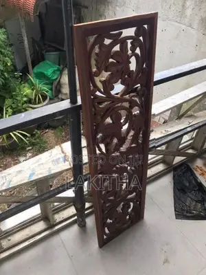 Mahogani Window with Frames