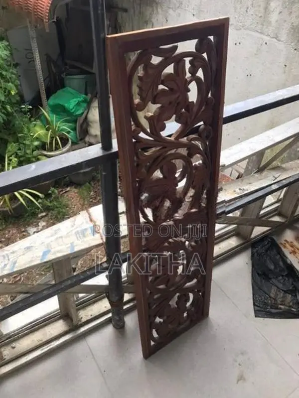 Mahogani Window with Frames