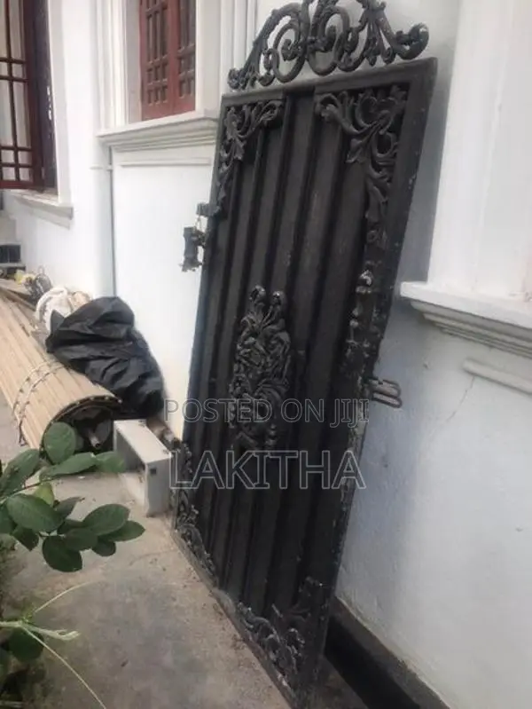 Roller Door Gate