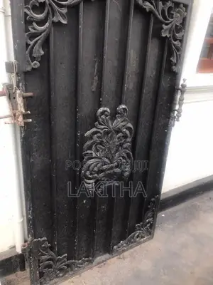 Roller Door Gate