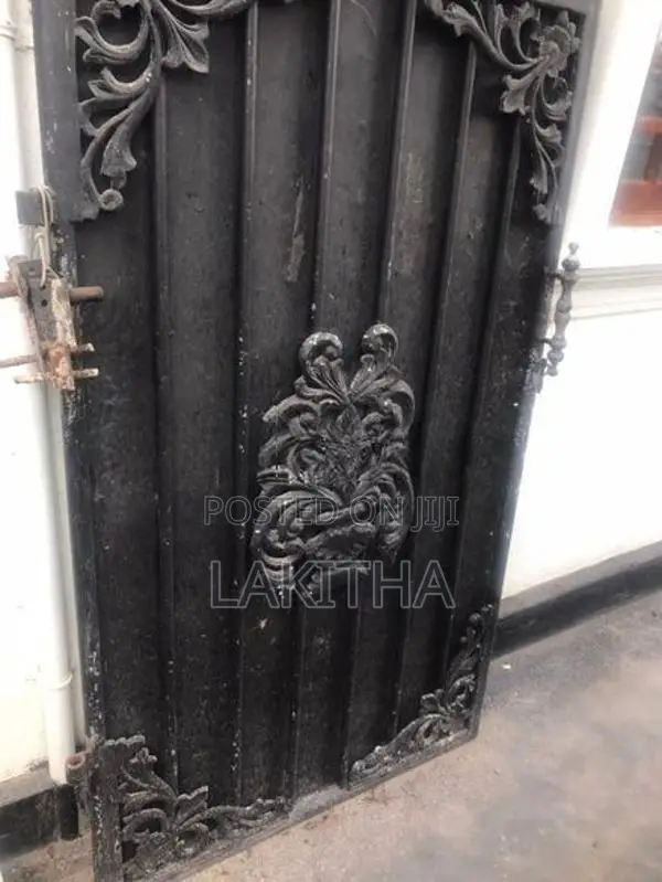 Roller Door Gate