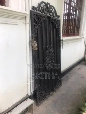 Roller Door Gate