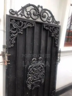Roller Door Gate