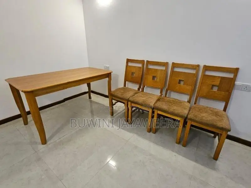Damro Dining Table With 4 Chairs