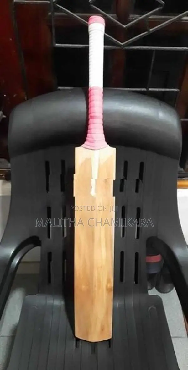 English Willow Cricket Bat