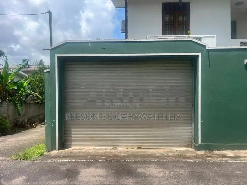 Roller Gate 12' X 9'6"