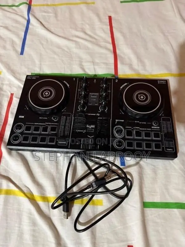 Pioneer DDJ-200 DJ Controller