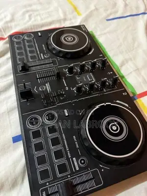 Pioneer DDJ-200 DJ Controller