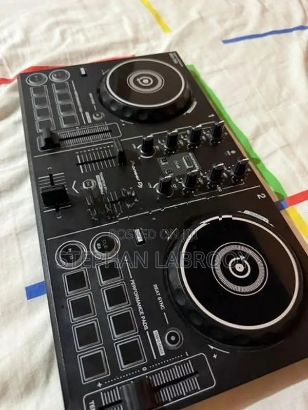 Pioneer DDJ-200 DJ Controller