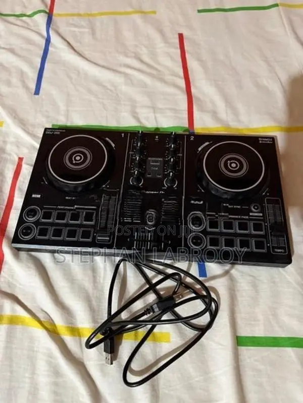 Pioneer DDJ-200 DJ Controller