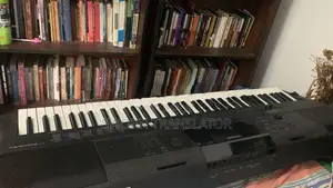 Keyboard PSR EW 400