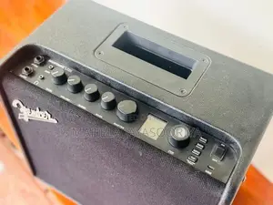Fender Mustang Lt25