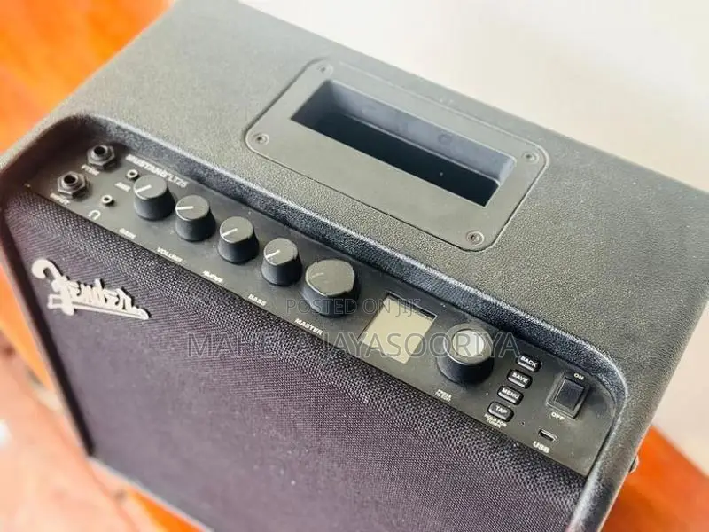 Fender Mustang Lt25