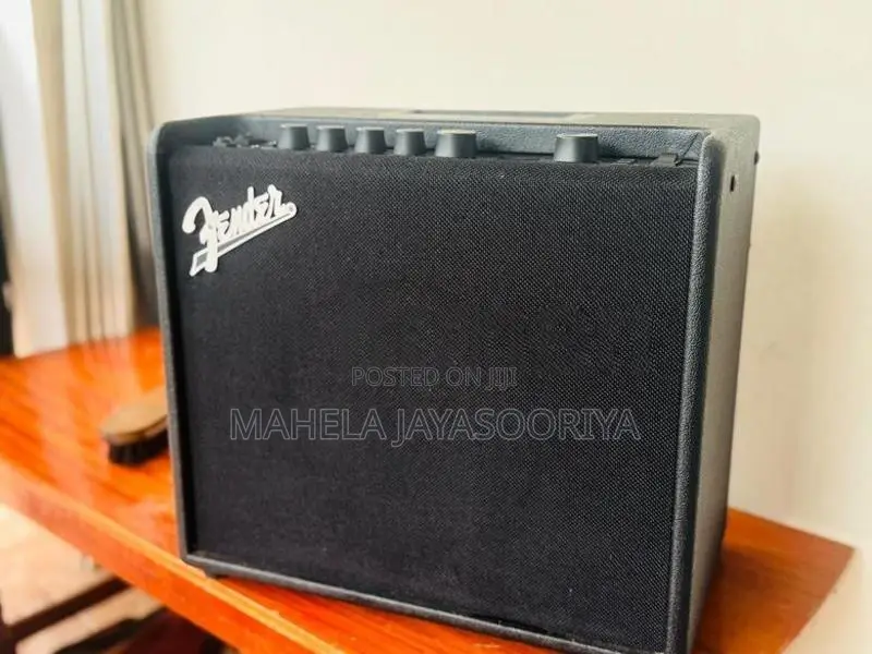 Fender Mustang Lt25