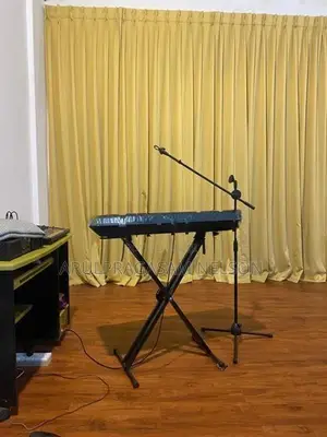 Yamaha PSR E463
