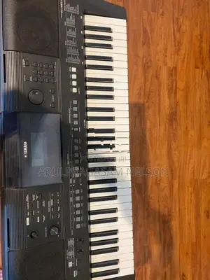 Yamaha PSR E463