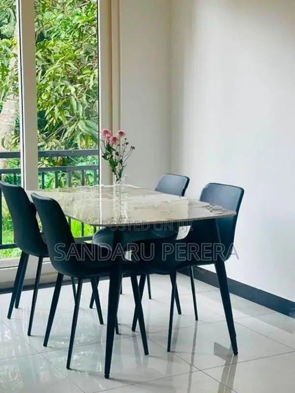 Dining Table with 4 Chair