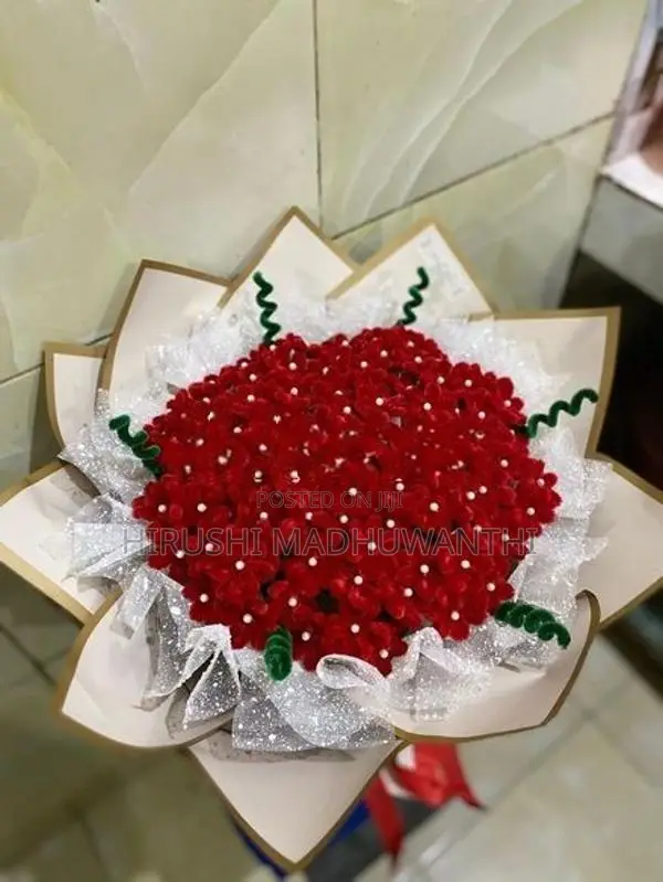 Handmade Red Rose Bouquet - Woolen Yarn Gift For Birthday