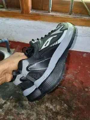 Shoes size 43