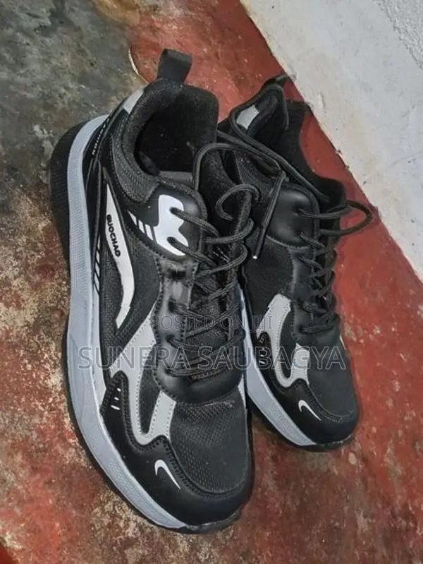 Shoes size 43