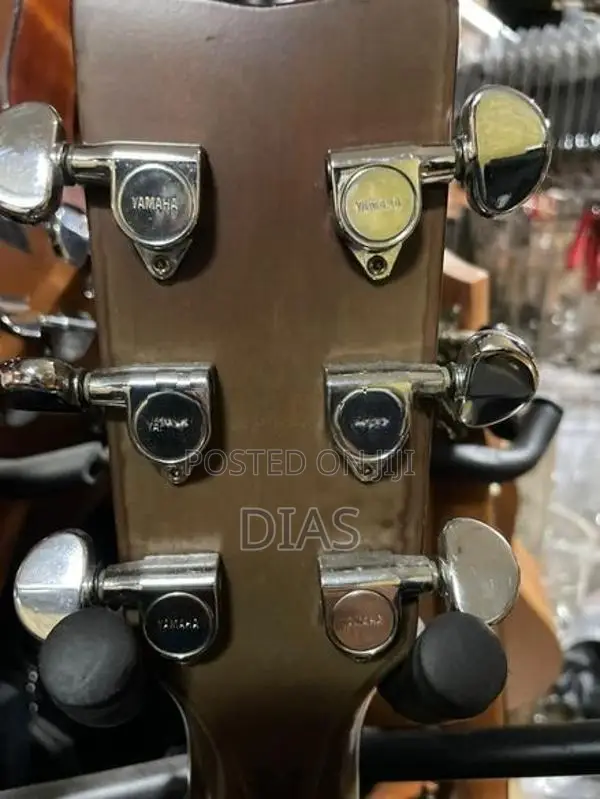 Yamaha Solid Acoustic Guitar/ Modal - FG 411 S