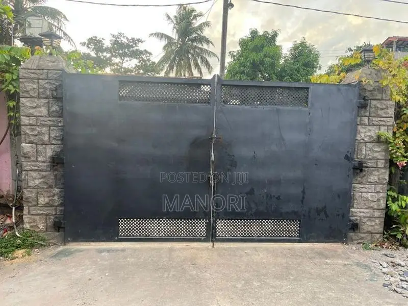 Used Gate