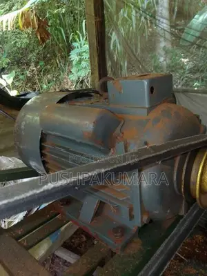 Coconut Husk Cutting Machine
