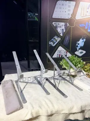N8 LAPTOP STAND