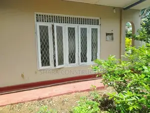 ගලවන ලද ගොඩනැගිලි ද්‍රව්‍ය