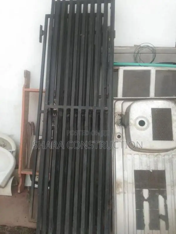 ගලවන ලද ගොඩනැගිලි ද්‍රව්‍ය