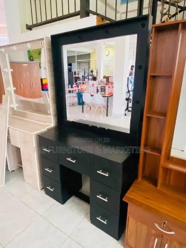 Modern 7 Drawers Dressing Table