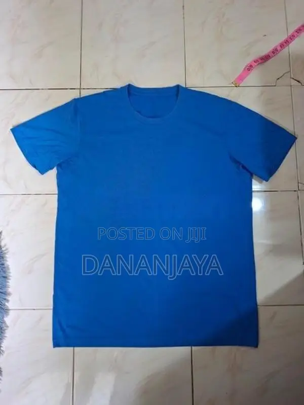 Uniqlo T Shirt