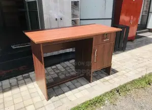New 4*2 Ft Melamine Office Table